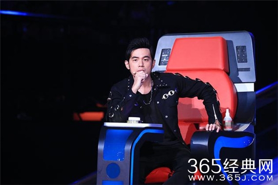 周杰伦整蛊导师团 那英隔空就给了三巴掌