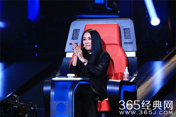 周杰伦整蛊导师团 那英隔空就给了三巴掌