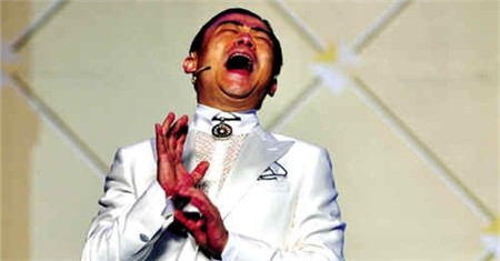 365星辰8月4日：微笑野百合朱丹