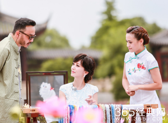 赵雅芝再续白蛇缘 刘嘉玲汪涵争当苏州导游