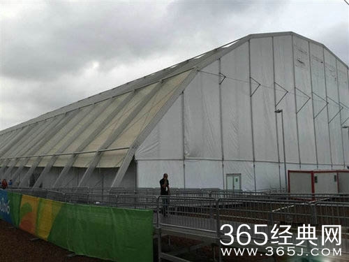 探访里约奥运村餐厅 外形酷似蔬菜大棚