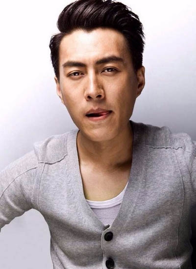 靳东为无心口误道歉：以后重读百科全书