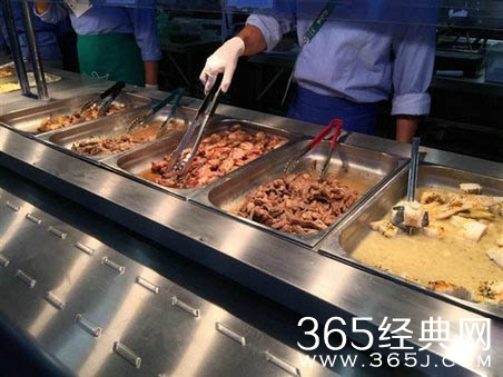 探访里约奥运村餐厅 外形酷似蔬菜大棚