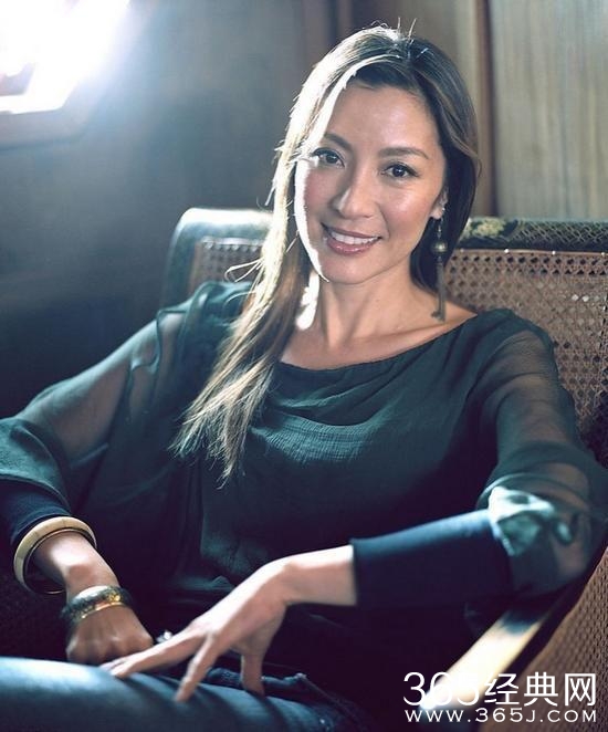 365星辰8月6日：最早打入好莱坞的华人女侠杨紫琼