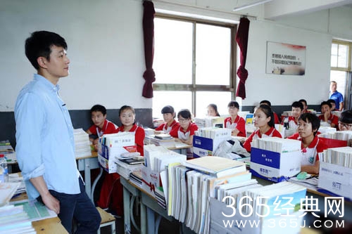 佟大为资助贫困生 坚持公益获赞“最帅佟哥哥”