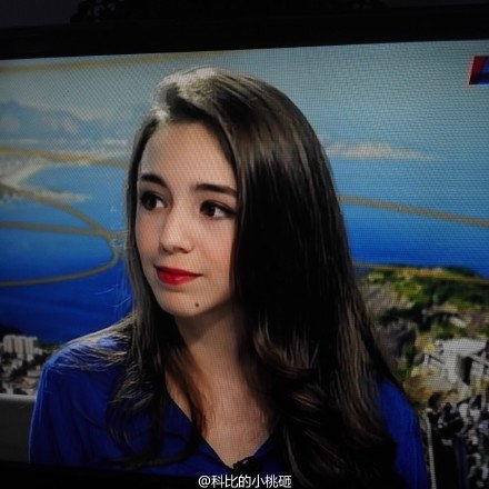 奥运开幕式美女解说走红 曾参加汉语桥