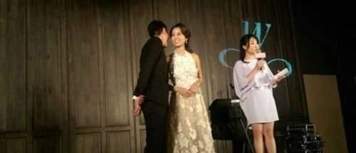 林心如大婚后首晒照 皮肤白皙不见孕肚