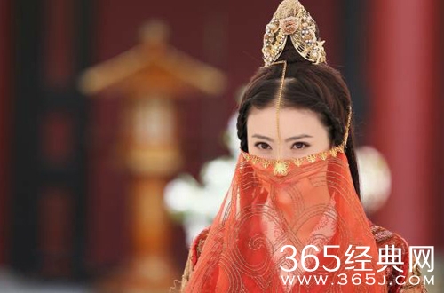 景甜舒畅电视剧拍摄现场起火：黑烟滚滚火势较大