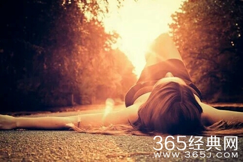 人不曾老去，直到悔恨取代了梦想