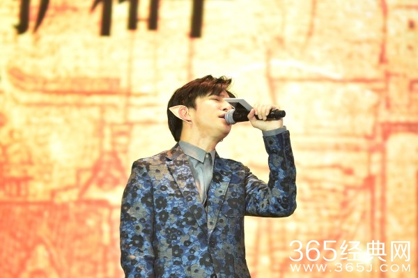 薛之谦自认在节目上做作：硬着头皮在幽默