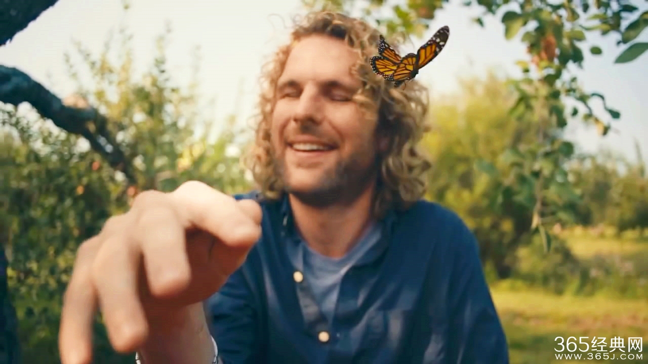 人不曾老去，直到悔恨取代了梦想