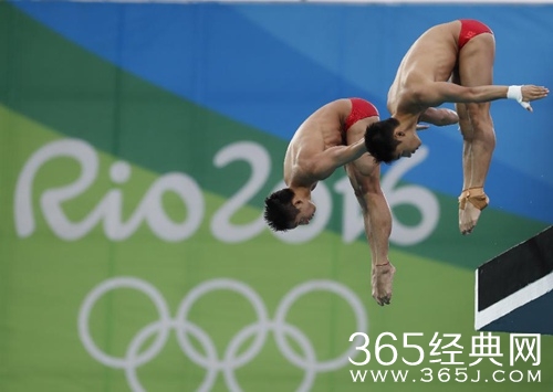 林跃陈艾森夺金 中国男双10米台奥运四连冠