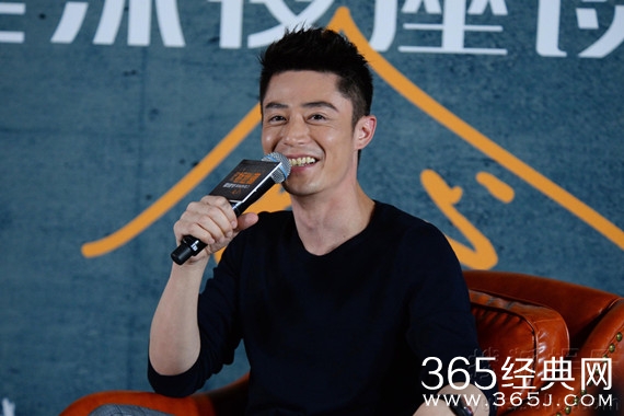 霍建华婚后首亮相避谈感情 自曝介意老干部称号