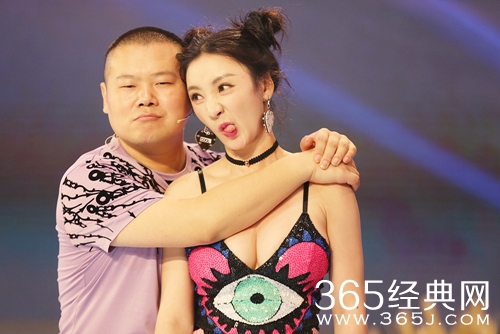 柳岩遭岳云鹏强抱 柳岩:和岳云鹏组CP十分荣幸