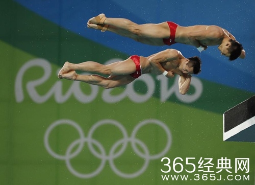 林跃陈艾森夺金 中国男双10米台奥运四连冠