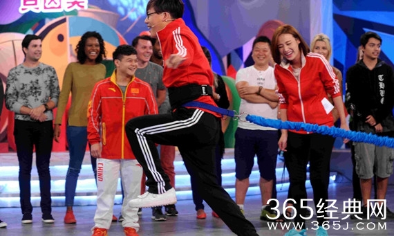 叶一茜求看腹肌 龙清泉笑言我肥肉多