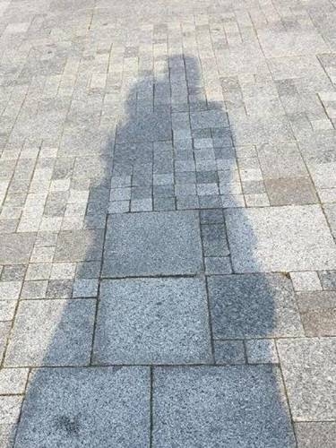 张靓颖男友秀恩爱 七夕深情相拥晒影