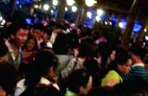 上海迪士尼多项目关闭惹怒游客 排队几小时却吃闭门羹