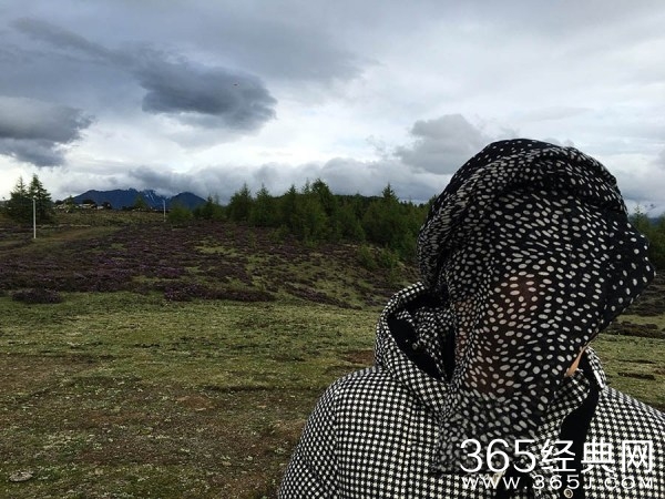 邓超《全世界》花絮发明自拍体操 杨洋模仿到位