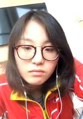 傅园慧网络直播秒杀网红 擦嘴打嗝毫不做作