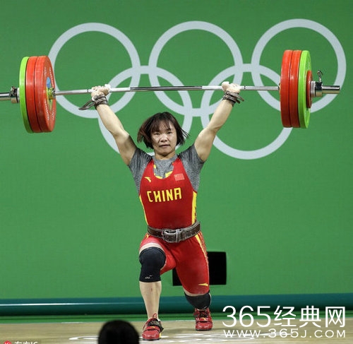 女子举重69公斤级比赛 向艳梅斩获金牌