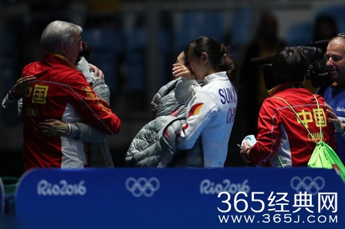 奥运女子重剑团体中国负罗马尼亚 卫冕失利摘银