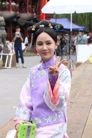 杨紫自曝断食减肥说台词无力 回呛王思聪吐槽