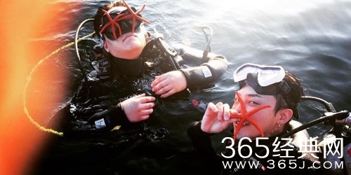 权志龙“抓海星”拍照　被批不良示范引热议
