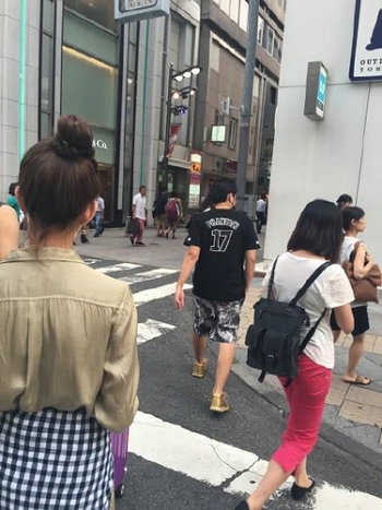 周杰伦为昆凌庆生 这狗粮发的猝不及防