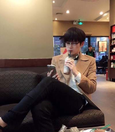 中国击剑队董力颜值完爆宋钟基 完全可以靠脸吃饭了