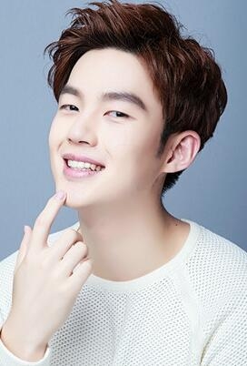 中国击剑队董力颜值完爆宋钟基 完全可以靠脸吃饭了