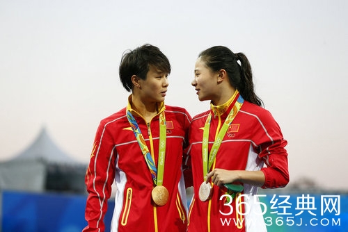 跳水女子三米板 中国包揽金银牌