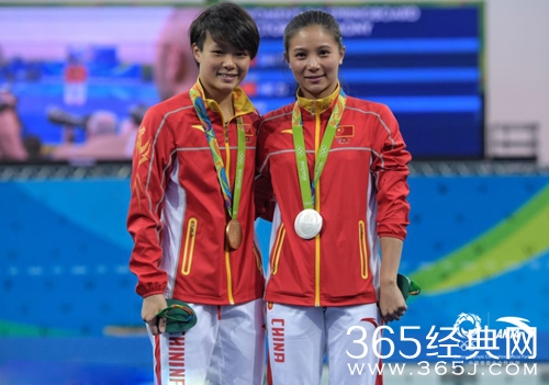 里约奥运8月14日  女子三米板摘金夺银 举重夺金