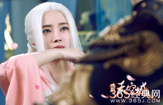 九州天空城雪飞霜头发怎么会变白?