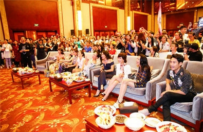 汪涵送荧屏初吻给徐娇庆生 引观众尖叫