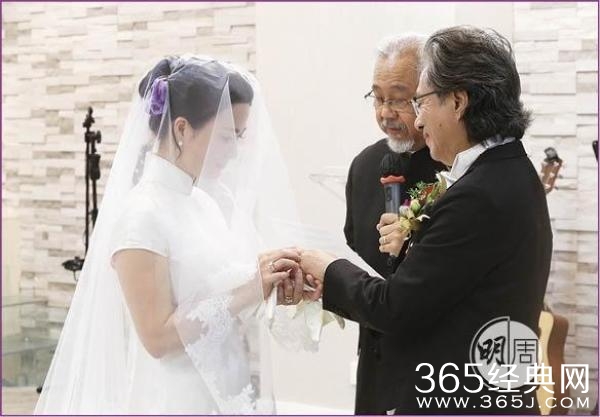 陈少霞结婚照曝光 穿白色嫁衣与富商喜结连理