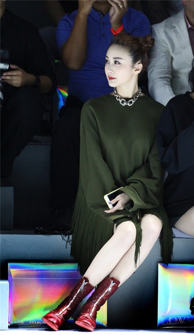 陈冰亮相《与星共舞》发布会 昆凌加盟成亮点