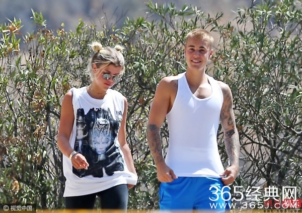 比伯不满粉丝干涉新恋情：真粉不会对偶像刻薄