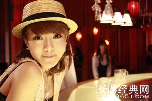 《爱情公寓》邓家佳清空微博 只留4个关注