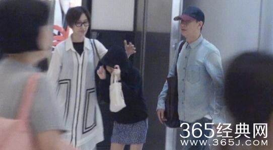 影帝也抢低价衫！张家辉一家三口逛街 买199衬衫