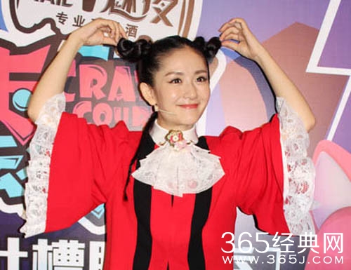 柳岩可爱哪吒头健身 盘点女星们梳双丸子头谁最萌