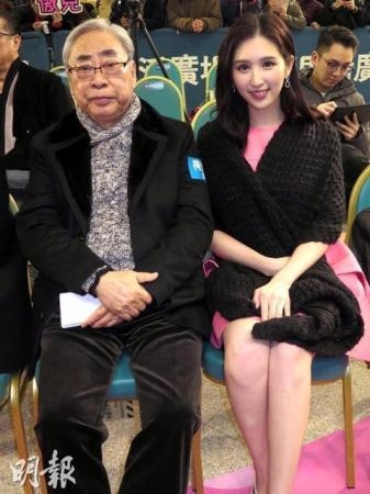 港版爷孙恋男主庆80岁生日 27岁女主唱跳祝福