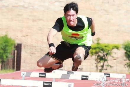 退役后首度跨栏 刘翔：我觉得我保持得还不错