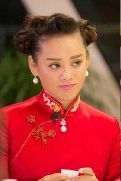 柳岩可爱哪吒头健身 盘点女星们梳双丸子头谁最萌