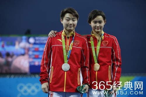 里约奥运8月18日  任茜女子十米板摘金 司雅杰银牌