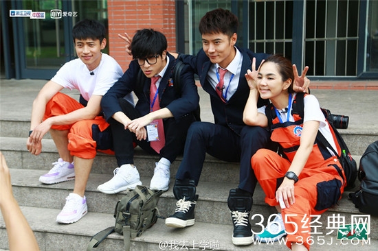 《上学啦》鹿晗大张伟厨艺争霸 颠勺用尽洪荒之力