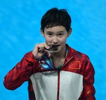 女子十米台揽金银 00后任茜夺中国第20金