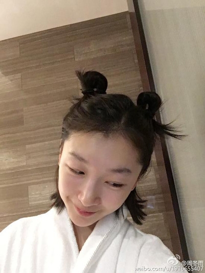 柳岩可爱哪吒头健身 盘点女星们梳双丸子头谁最萌