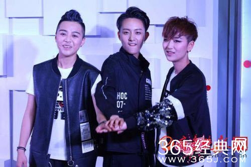 曝超女选手服用过量“变性药” 肝受损深夜就医