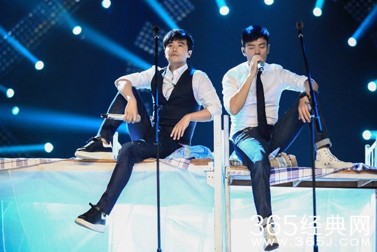 《跨界》总决赛巅峰战 秦海璐孙楠兑七年之约